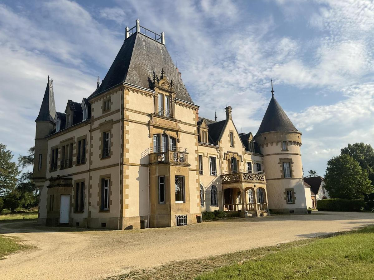 Chateau Tout Y Fault Loriges Kültér fotó