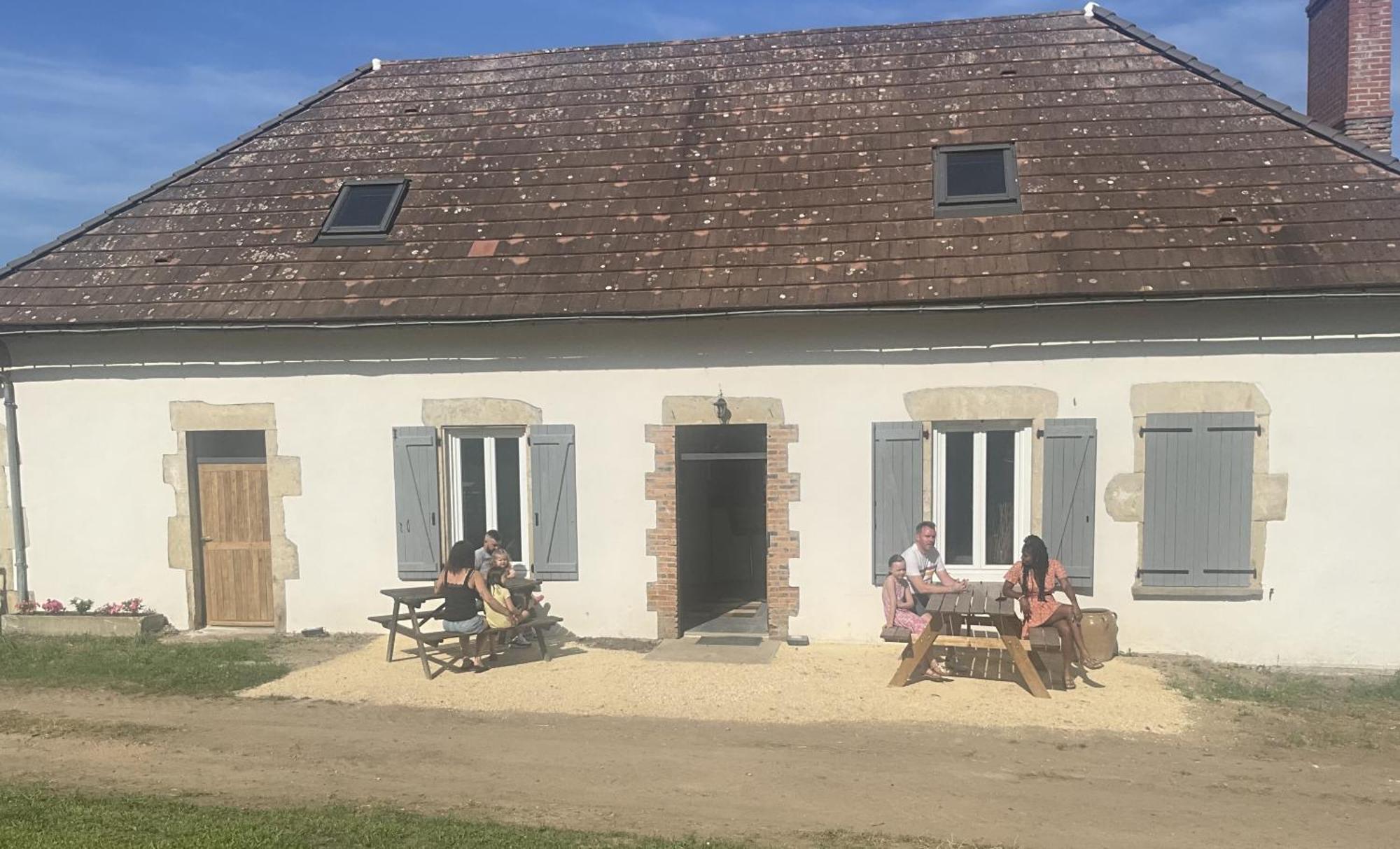 Chateau Tout Y Fault Loriges Kültér fotó