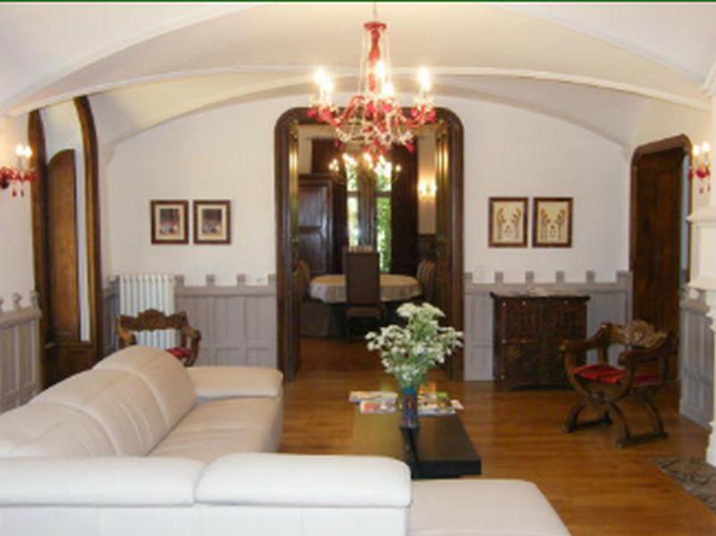 Chateau Tout Y Fault Loriges Kültér fotó